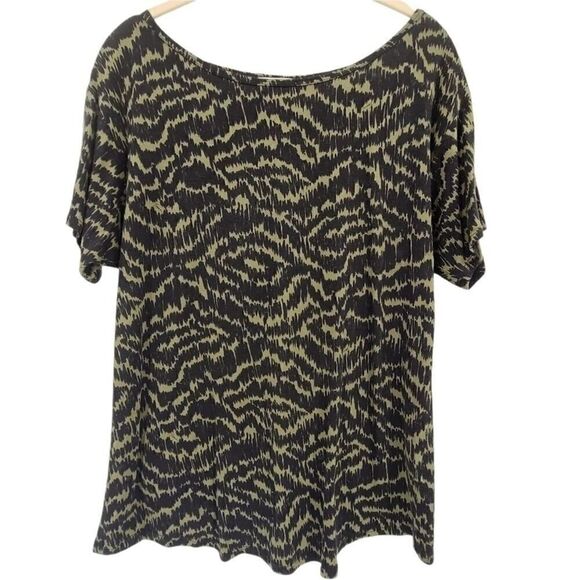 Trina Turk Black & Green Abstract Animal Print Short Sleeve Blouse Size M - Picture 1 of 5